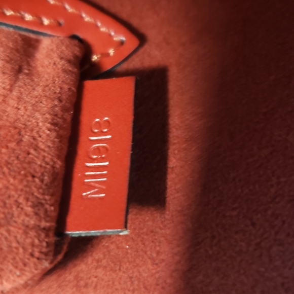 Louis Vuitton  Alma PM epi red - Picture 8 of 9